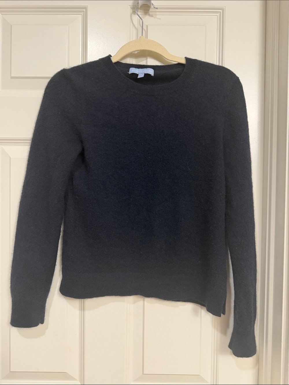 Antonio Melani 100% Cashmere Black Crewneck Cozy Sweater Medium